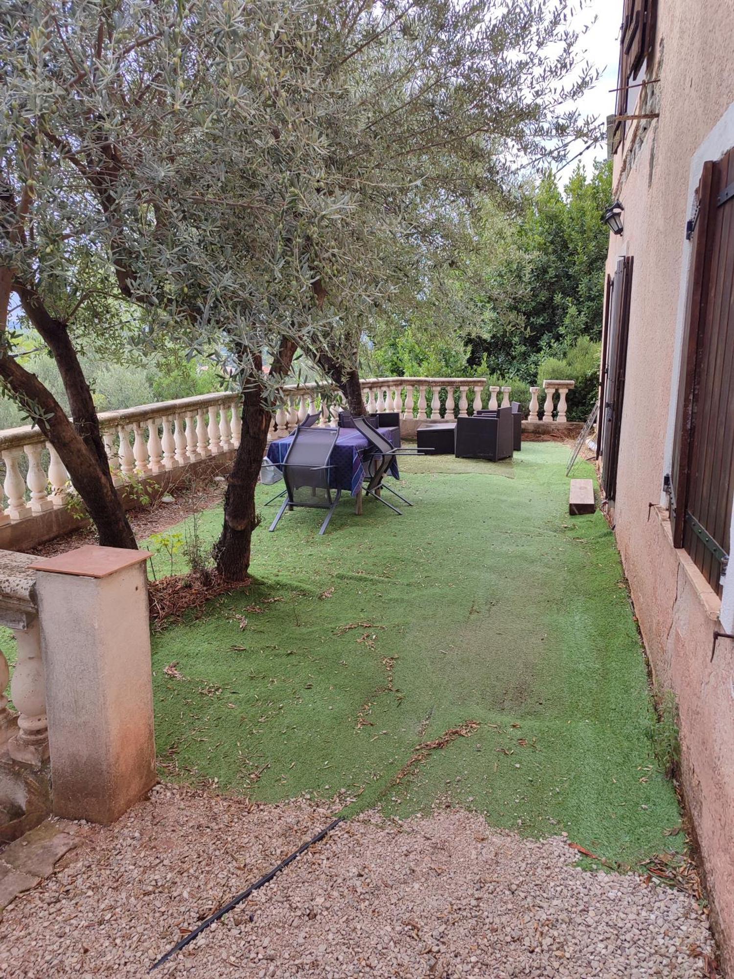 T2 En Rez De Chaussee De Villa A Cuers Esterno foto